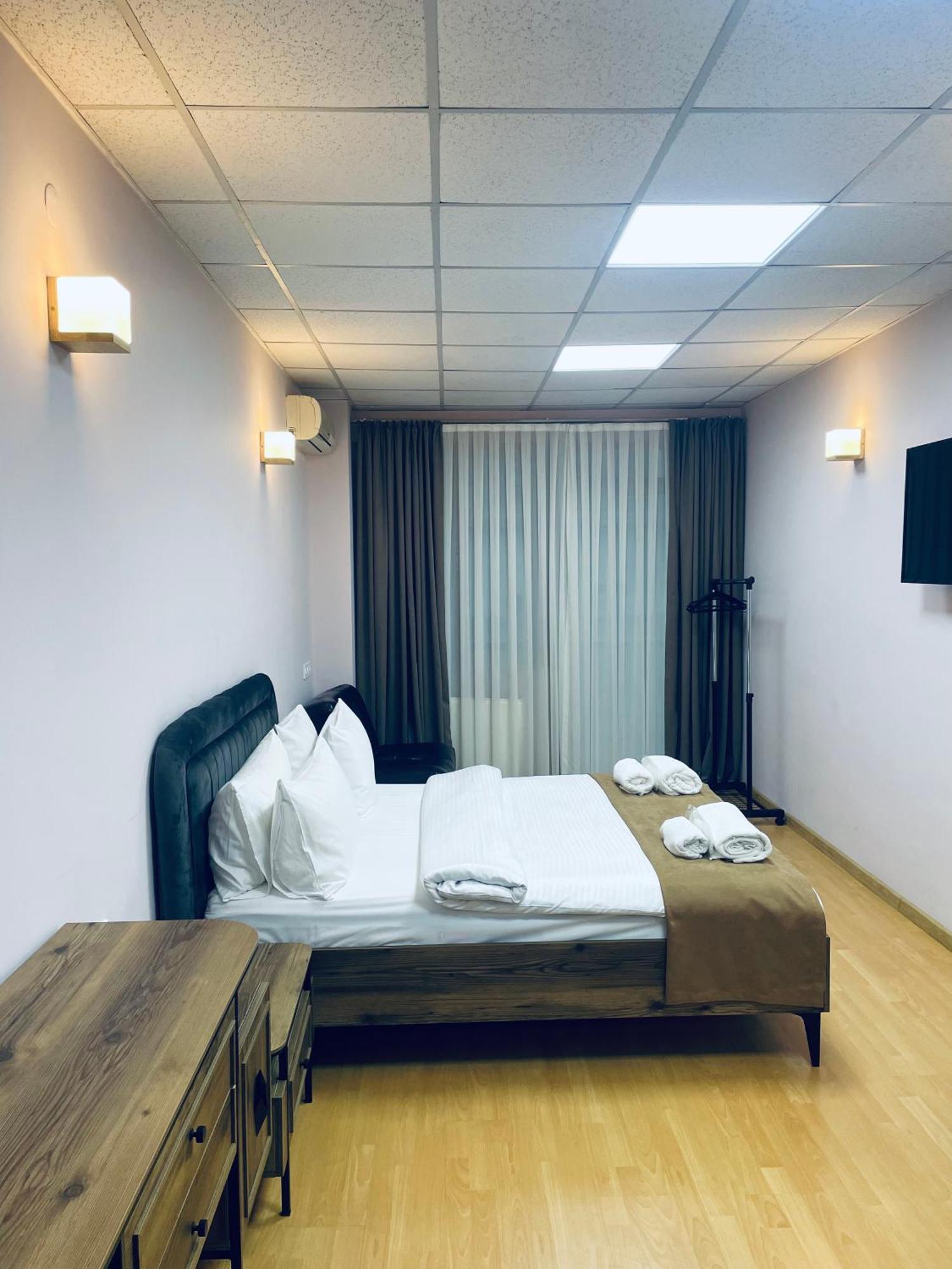 Hotel Four Seasons Τυφλίδα Εξωτερικό φωτογραφία