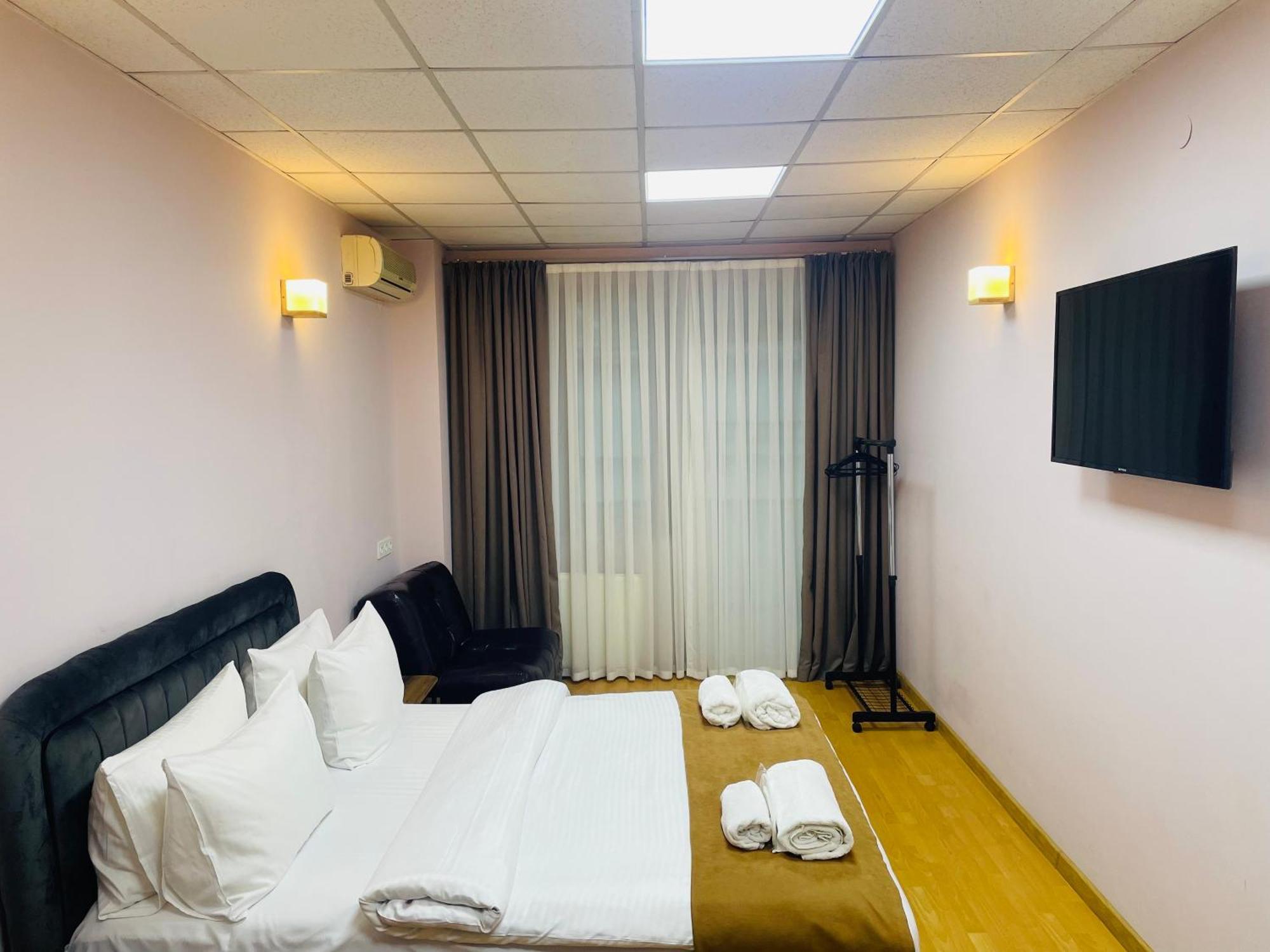 Hotel Four Seasons Τυφλίδα Εξωτερικό φωτογραφία
