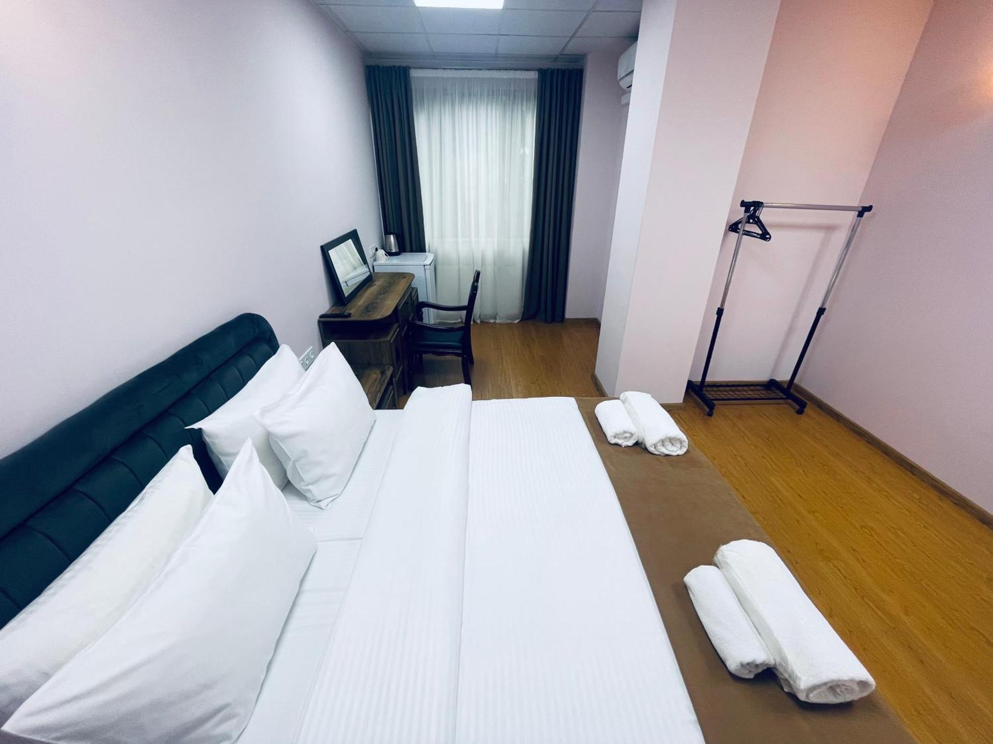 Hotel Four Seasons Τυφλίδα Εξωτερικό φωτογραφία