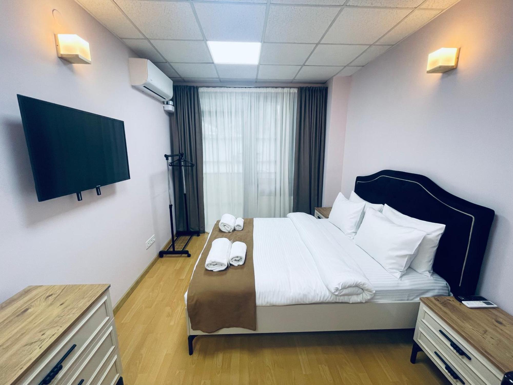 Hotel Four Seasons Τυφλίδα Εξωτερικό φωτογραφία