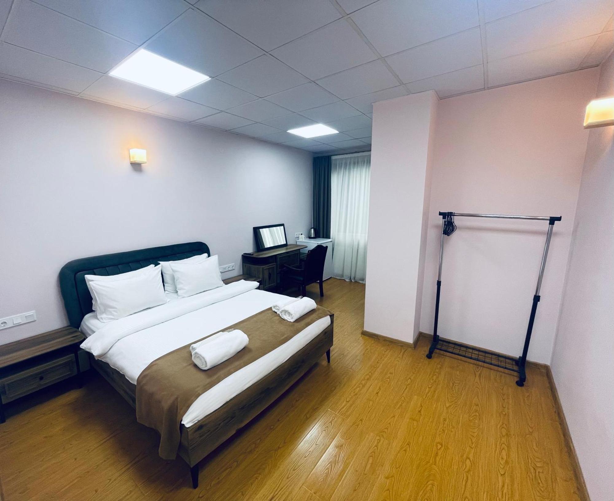 Hotel Four Seasons Τυφλίδα Εξωτερικό φωτογραφία