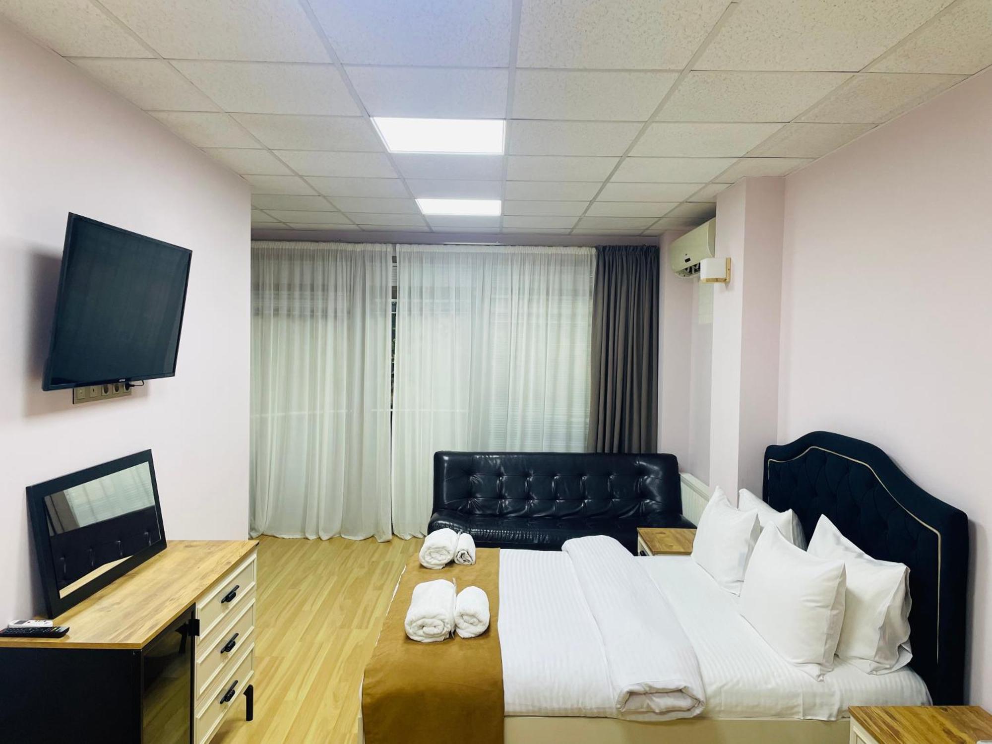 Hotel Four Seasons Τυφλίδα Εξωτερικό φωτογραφία